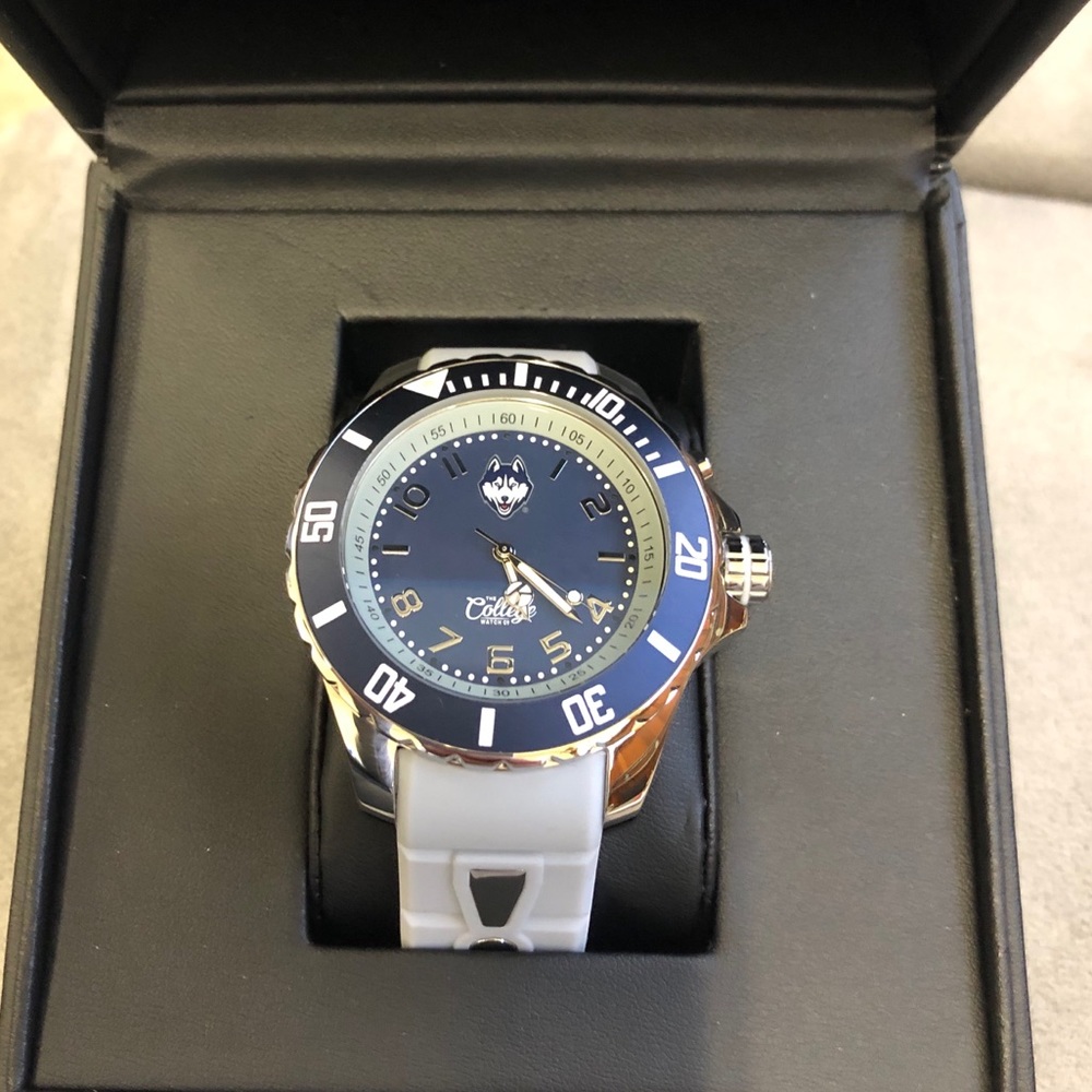UCONN Huskies unisex watch 48mm